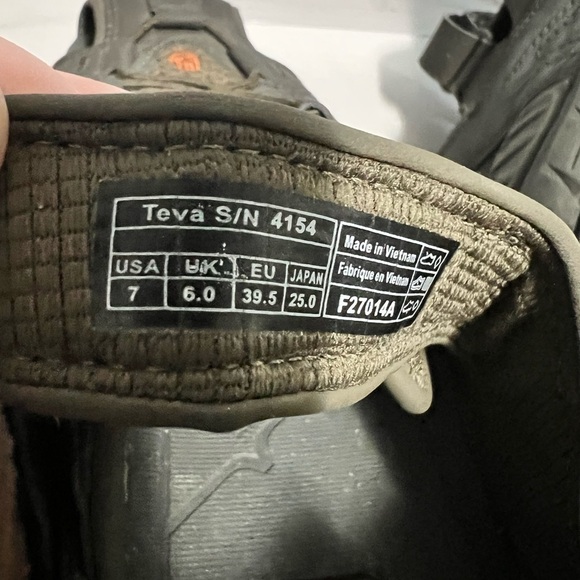 Reva Men’s Dozer 4154 brownish grey closed toe hiking sandal. Size 7. - Picture 4 of 4